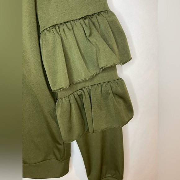 2 PIECE SET, Excellent Condition - Picture 4 of 6